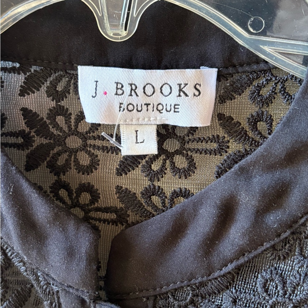 J Brooks Boutique Black Floral Belted Top Button Down Preowned - Picture 2 of 5